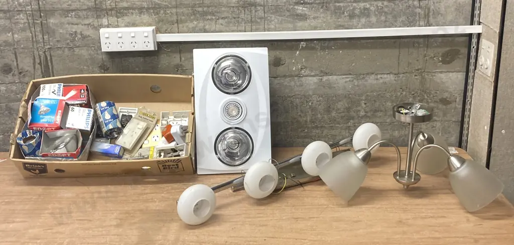 Electrical Items, Light Fittings, Bathroom Lamp Image 1++